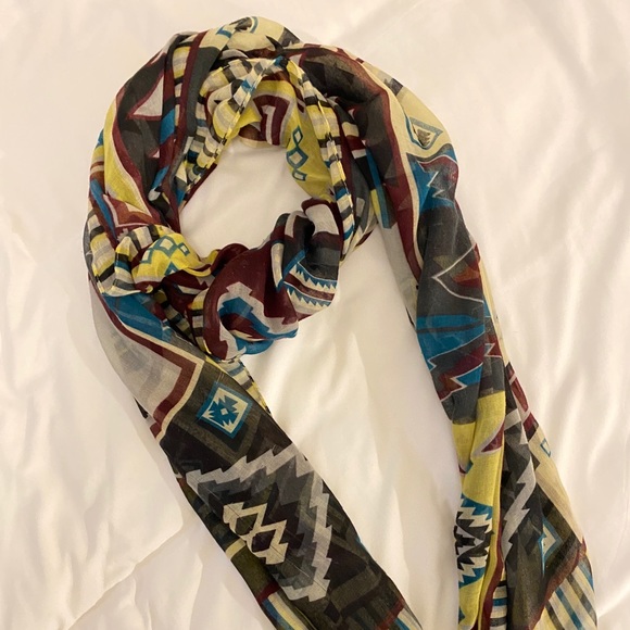 Kookai Lightweight Geometric Scarf - Picture 3 of 6